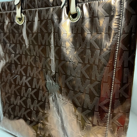 Michael Kors Jet Set Logo Metallic Tote - Picture 2 of 13